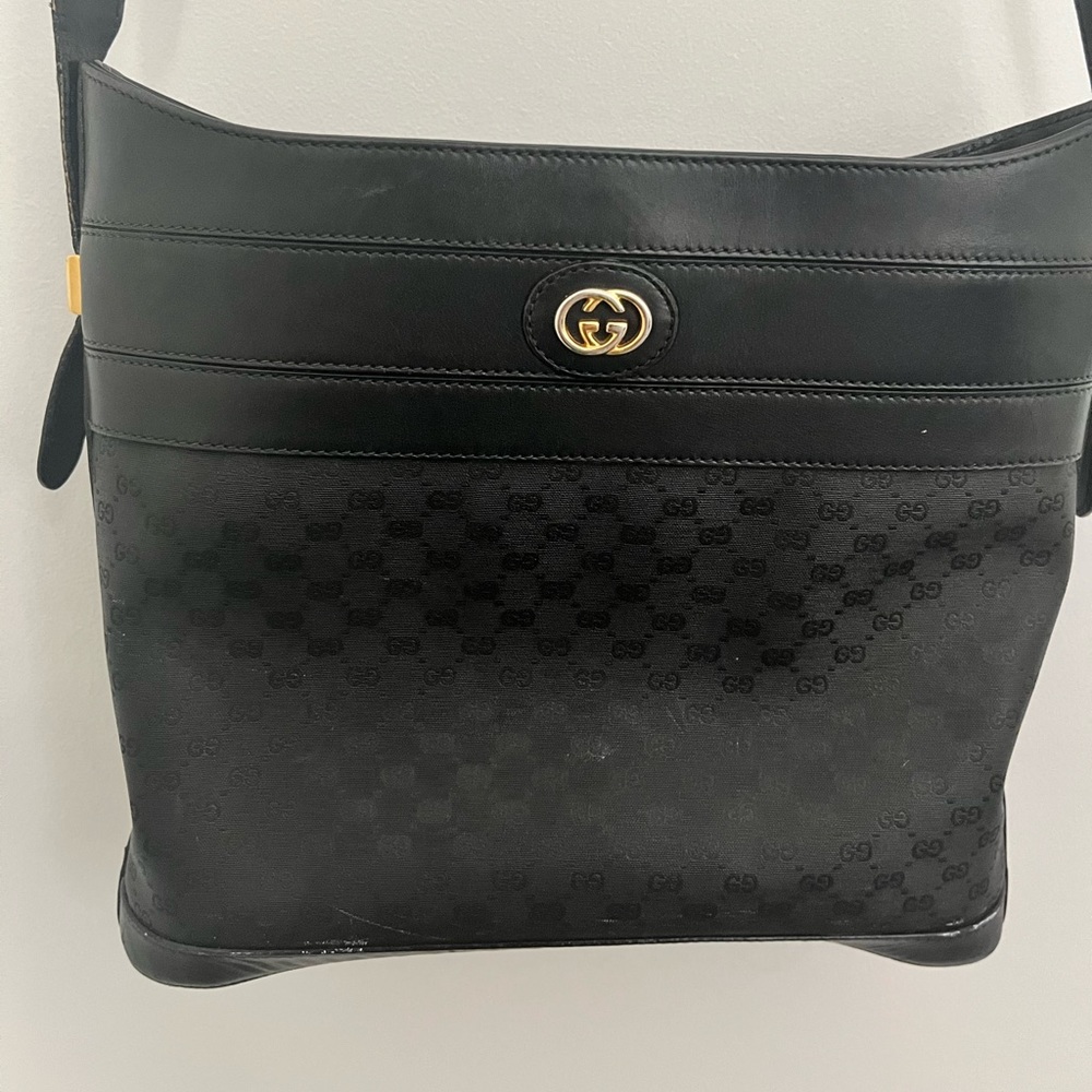 Vintage Gucci belted messenger bag/shoulder bag